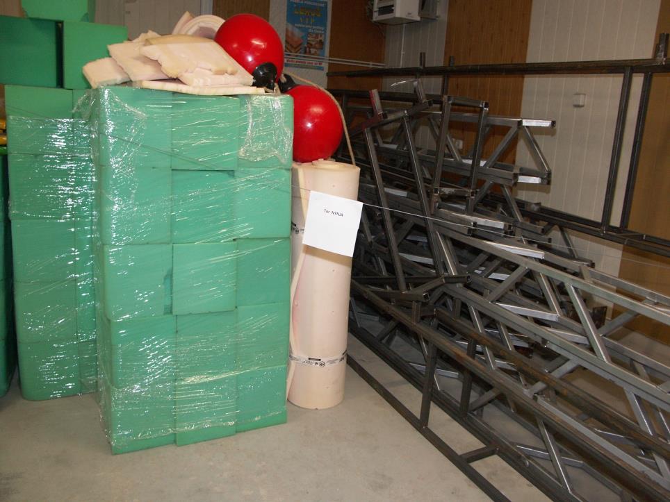 Rámová konstrukce vnitřního dětského hřiště s příslušenstvím, opičí háj, nindža dráha, měkké hrací "houby"-11